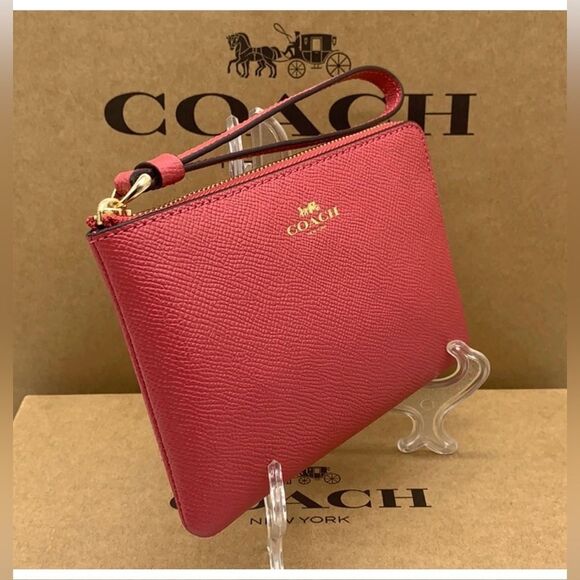COACH Berry Coral Corner Zip Wristlet NWT Leather Clutch with Strap - Picture 3 of 17